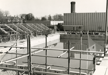 501959 Gezicht op het in aanbouw zijnde openluchtbad bij het Zwembad Den Hommel (Kennedylaan 5) te Utrecht.